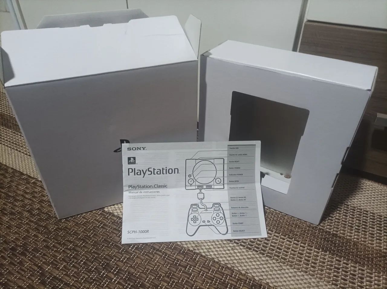 Caixa Playstation Classic com berço e Manual 