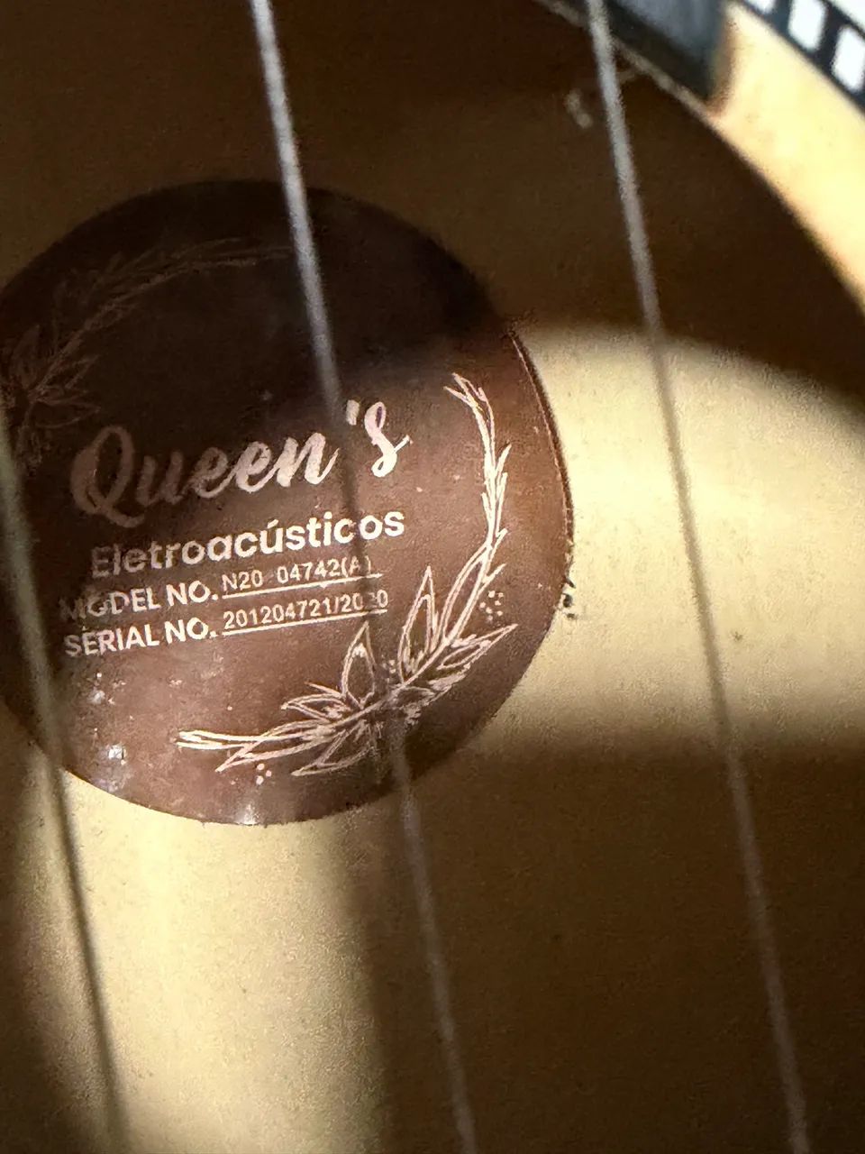 Violão Queen?s eletroacústico de 6 cordas, com equalizador