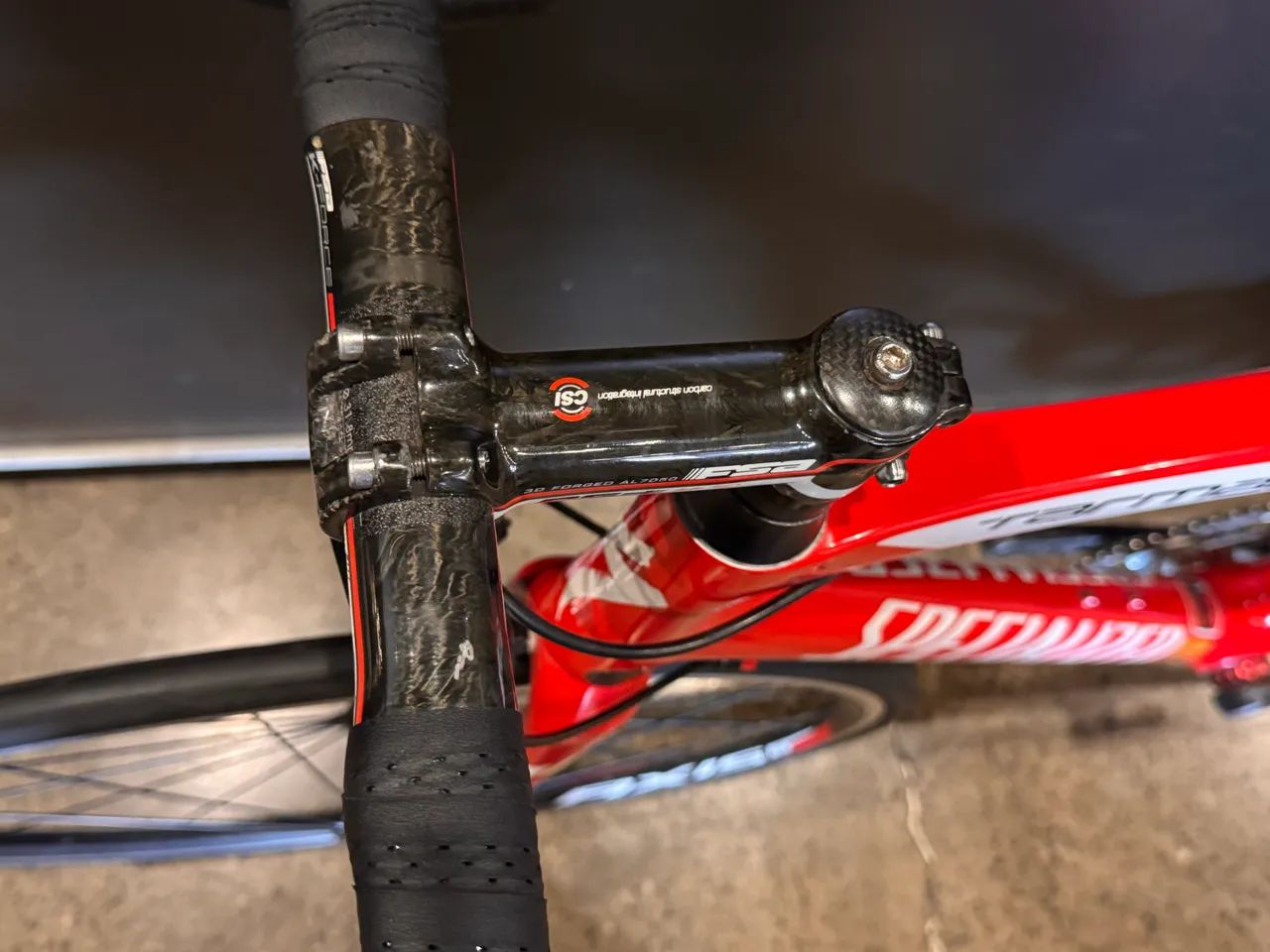 SPECIALIZED TARMAC COMP CARBON TAMANHO 54 SEMI NOVA  - Foto 2