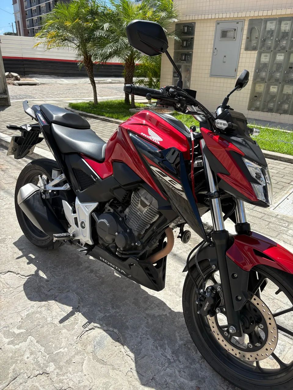 Honda CB300f 2025 - Foto 2