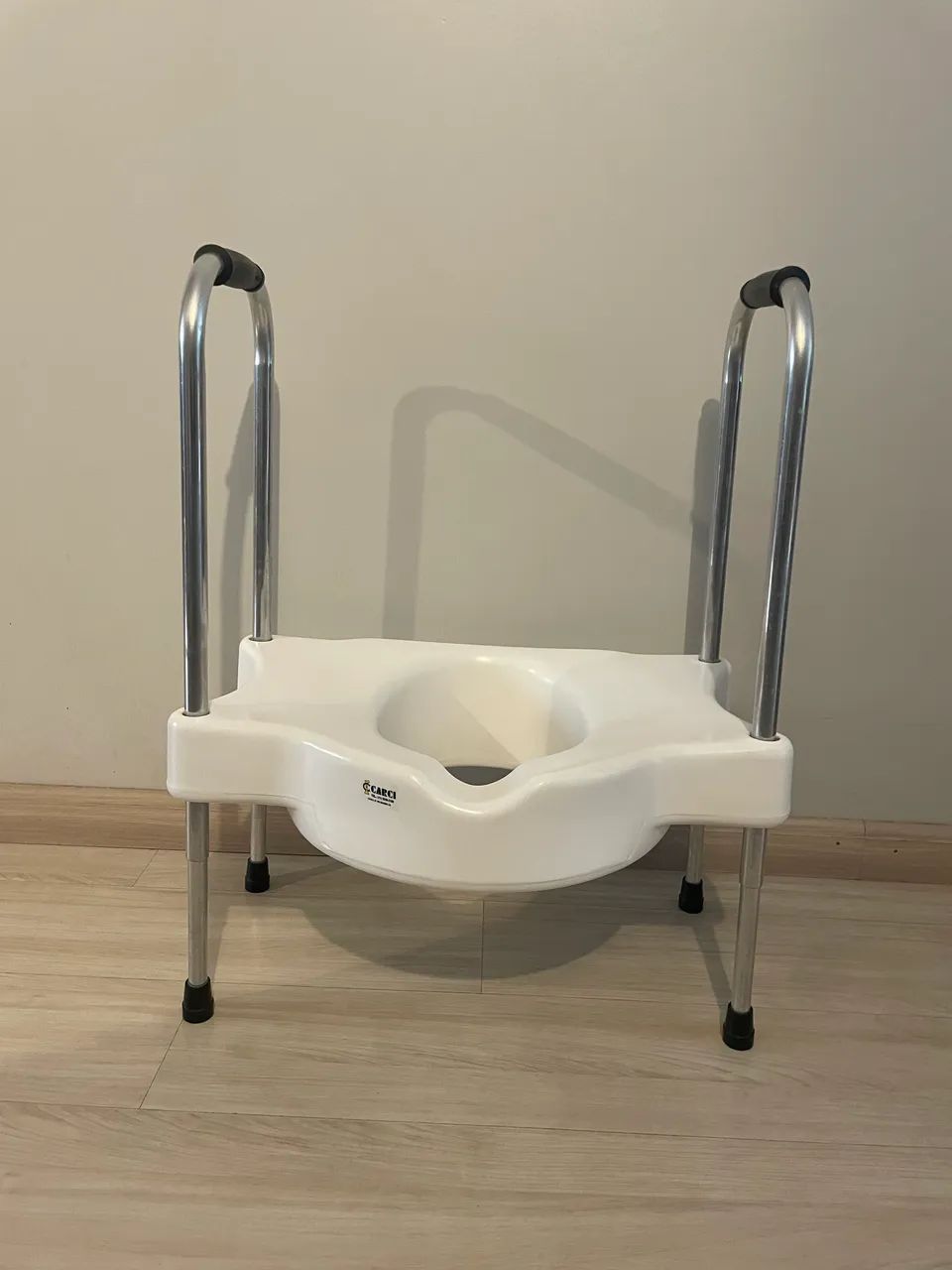 Assento alto sanitário com barras - Foto 4
