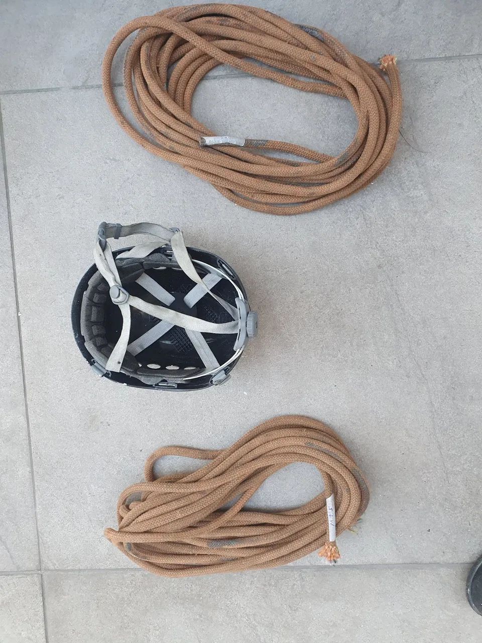 Serviço em altura / capacete e cordas.  - Foto 3