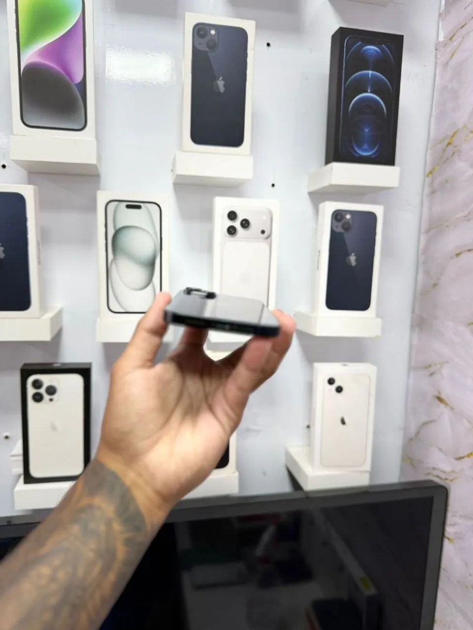 IPHONE 14 128GB PRETO<br>R$ 2.599,00 - Foto 3