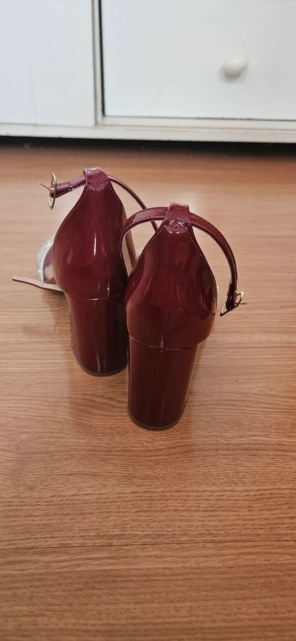 Salto vermelho nunca utilizado - Foto 3