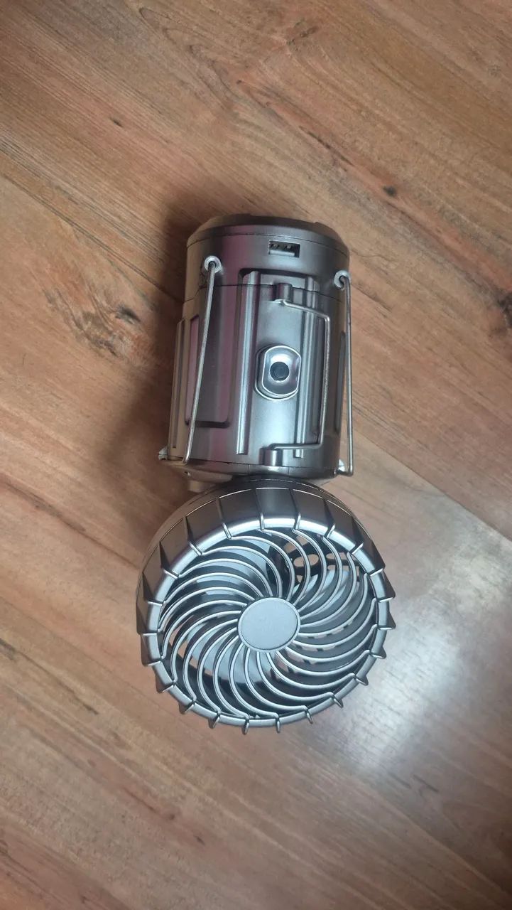 Mini ventilador, com lanterna e duplo carregamento, cabo ou no sol devido placa solar