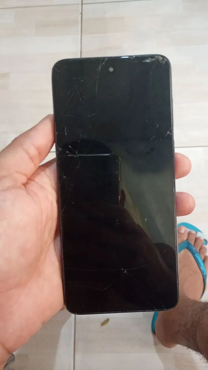 (02 celular) Motorola c/ display quebrado - Foto 2