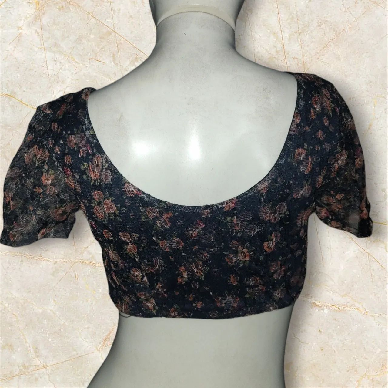 Cropped em renda floral  - Foto 2