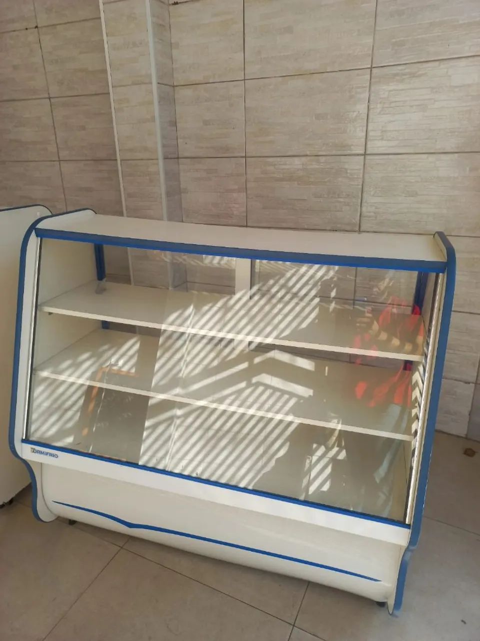 Balcão Expositor Secos (2 peças)