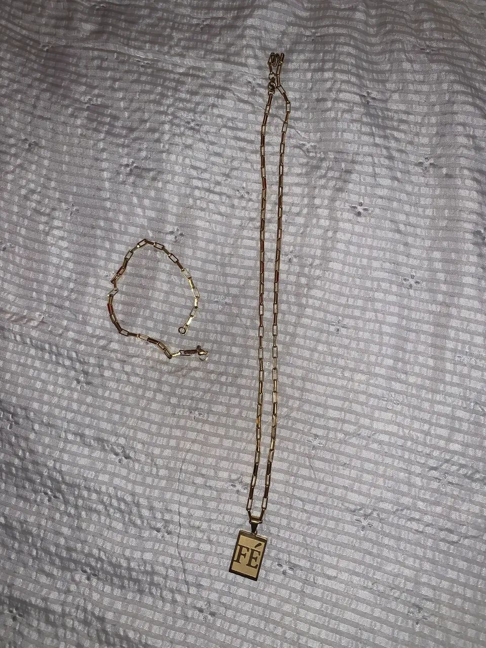 VENDO KIT CORDÃO E PULSEIRA 