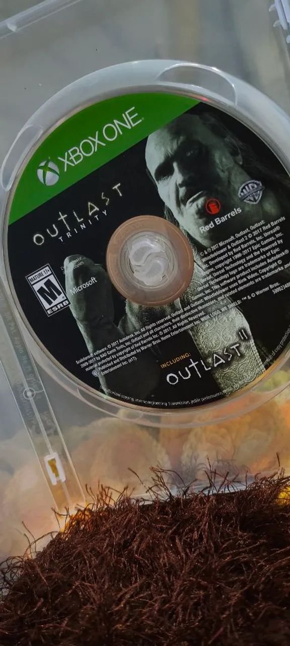 Outlast Trinity Xbox one  - Foto 2