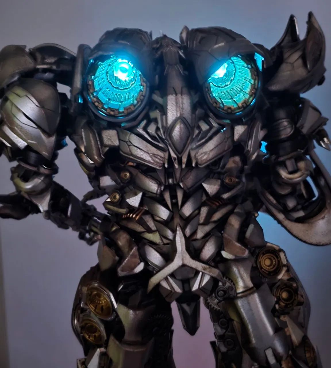 Transformers Megatron ME-005 Led 30cm novo - Foto 4