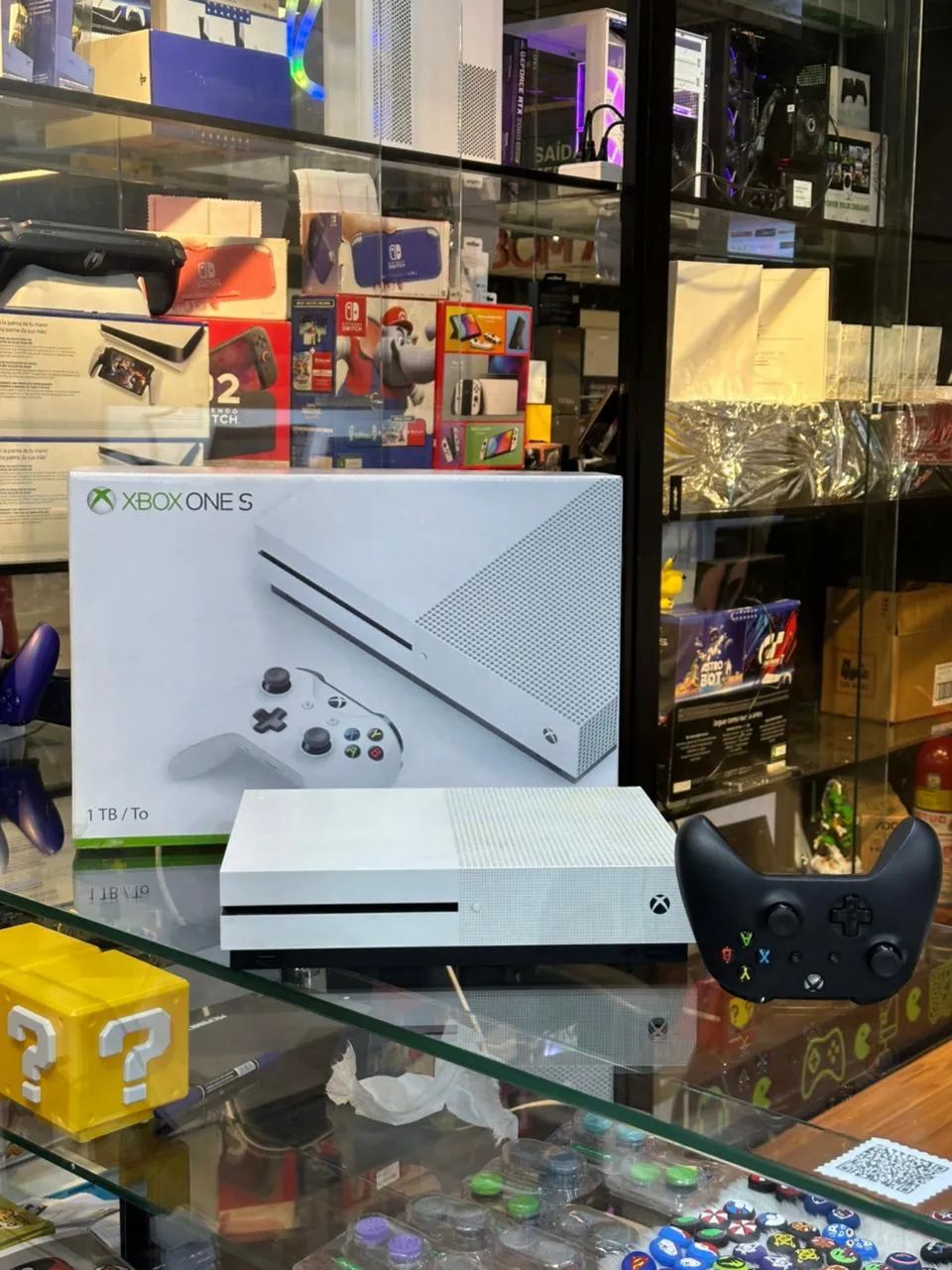VENDO OU TROCO XBOX ONE S CAIXA E CABEAMENTO COMPLETO   - Foto 2