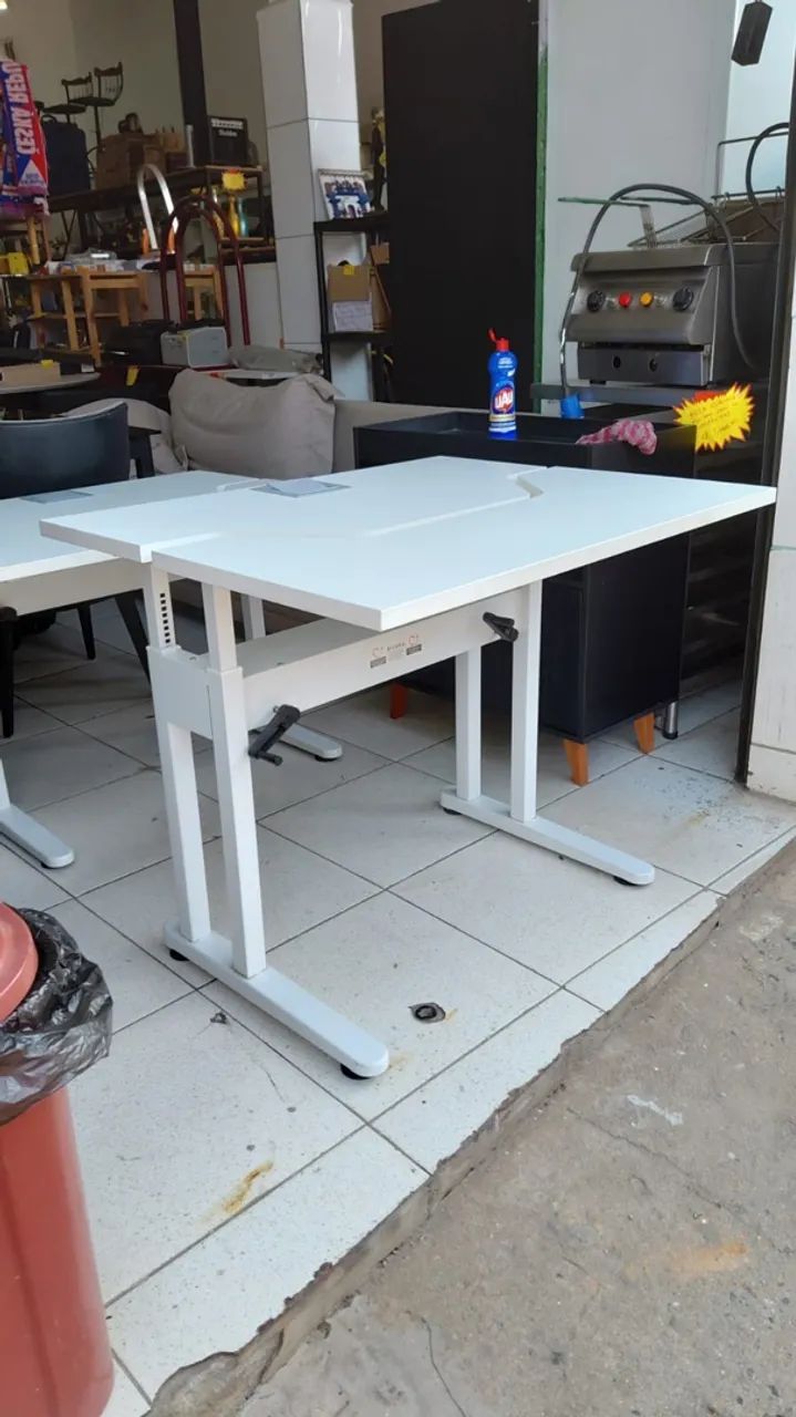 Mesas de Escrevaninha com Regulagem  2 disponível  - Foto 3