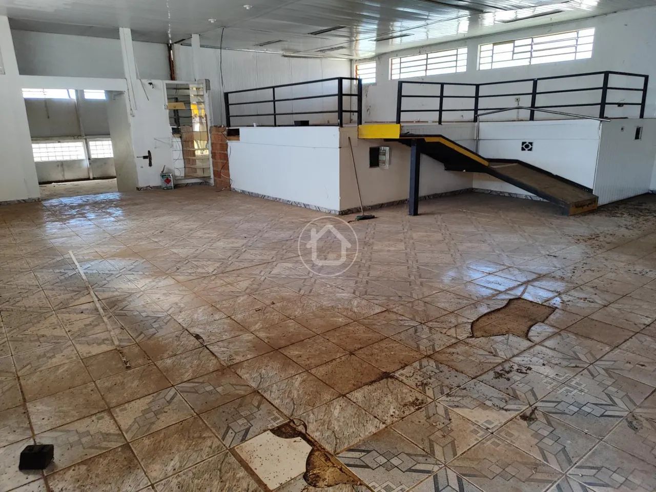 SALÃO COMERCIAL COM VALOR DE OPORTUNIDADE - Foto 4