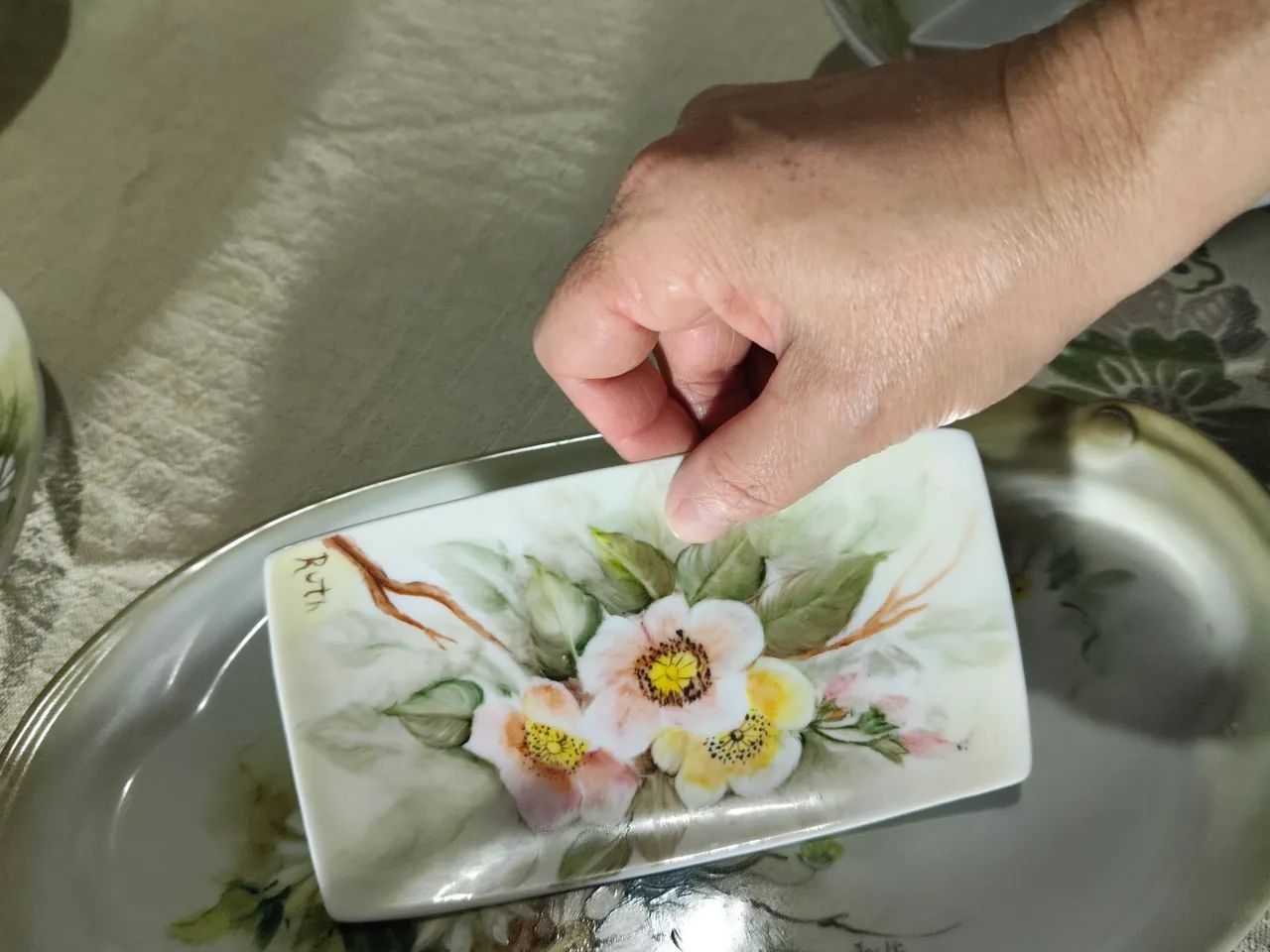 Lote de louças antigas pintadas a mão  - Foto 5