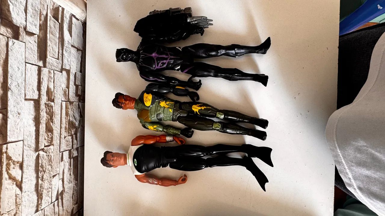 3 Bonecos Max Steel Antigos + pantera Negra  - Foto 5