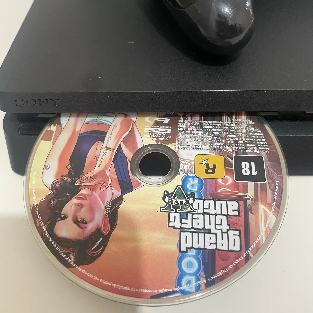 PlayStation 4 (PS4) com controle original e 3 jogos  - Foto 2