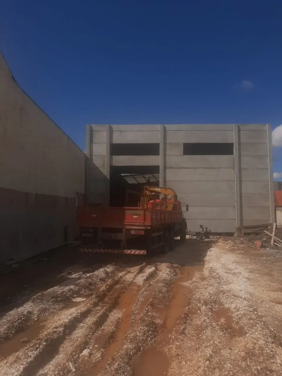 BARRACÃO NOVO NO BOQUEIRÃO COM 370M