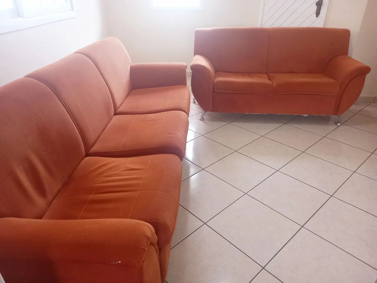 Jogo de Sofá 2 e 3 lugares estilo retrô. - Foto 2
