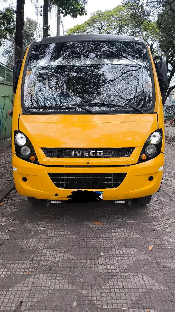 Micro ônibus Iveco city class 70C17 ano 13/13