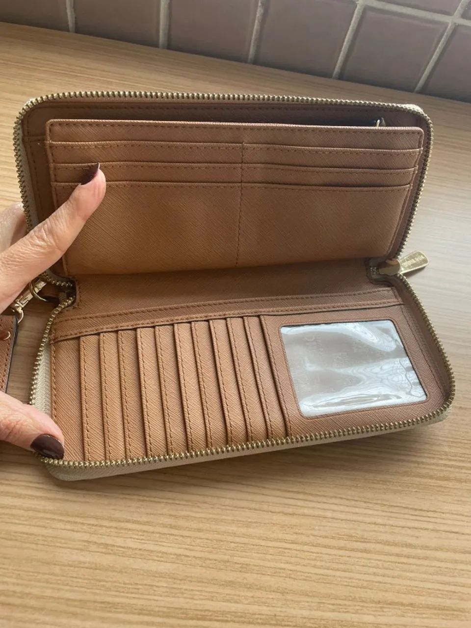 Carteira Michael Kors Original Divisões e Zíper  - Foto 5