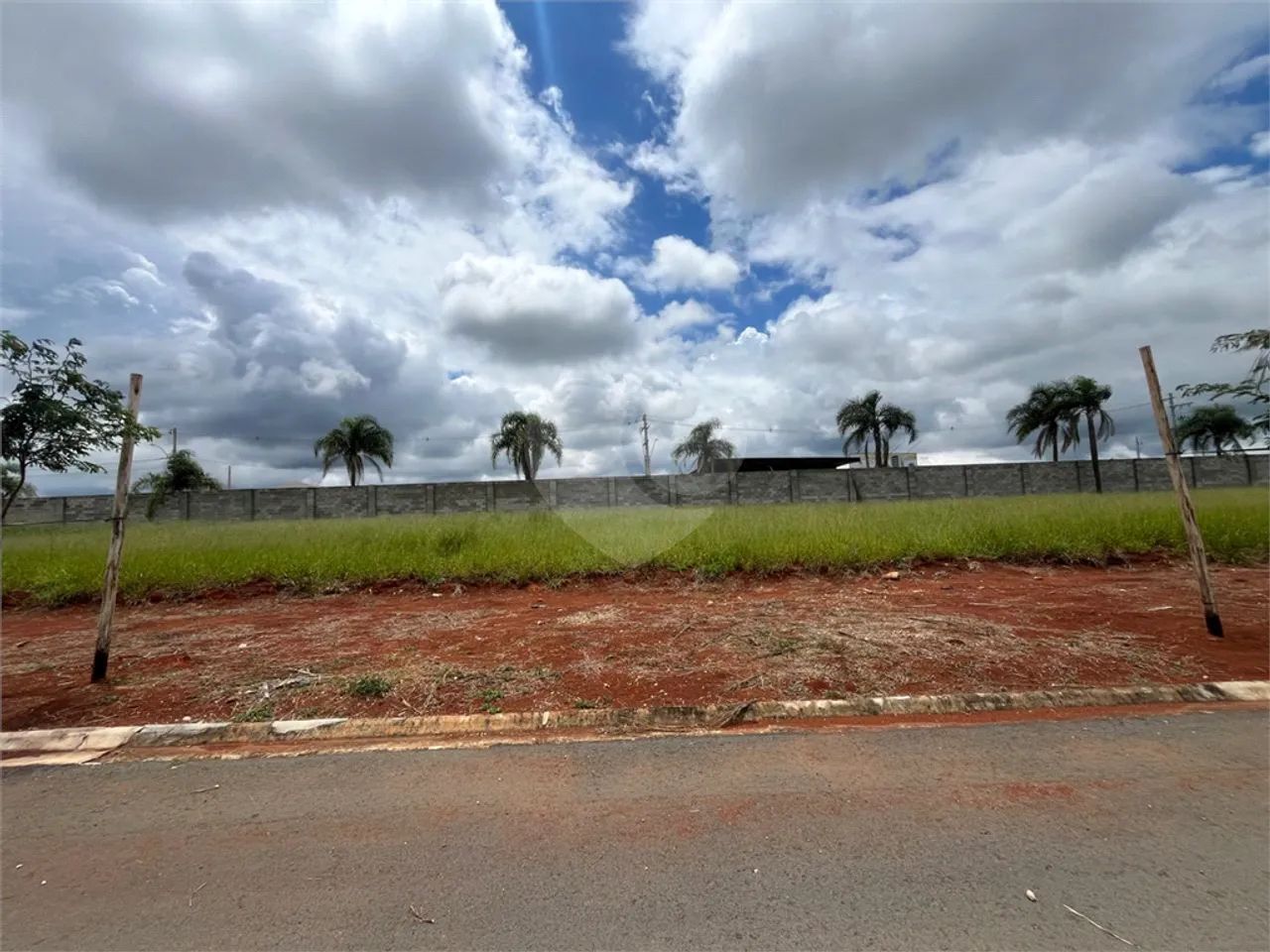 Loteamento à venda em Vila la brunetti - SP