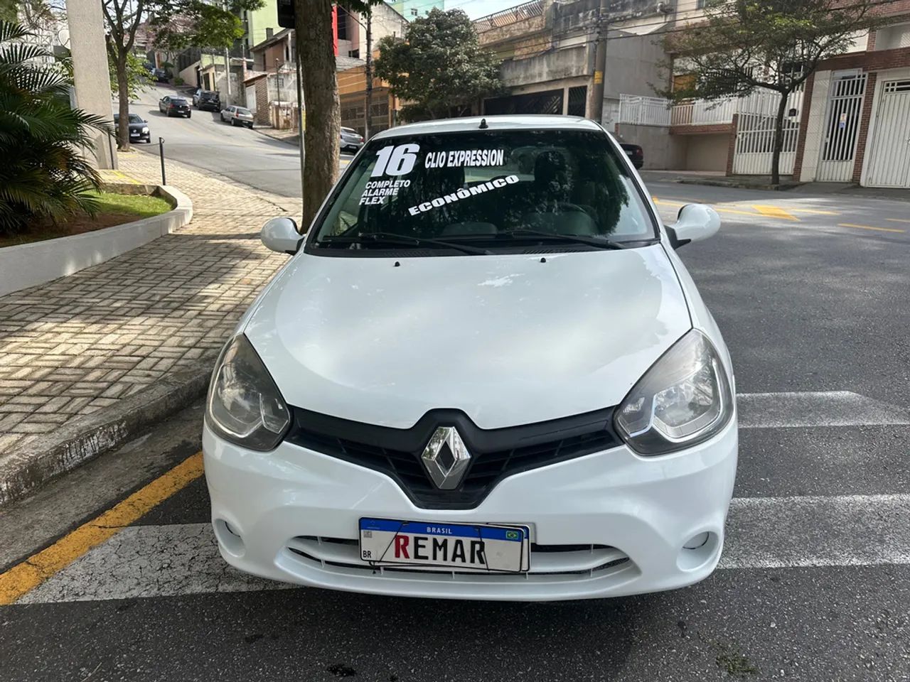 Renault Clio Expression Hi-flex 1.0 16V 5P 2016 - Foto 2