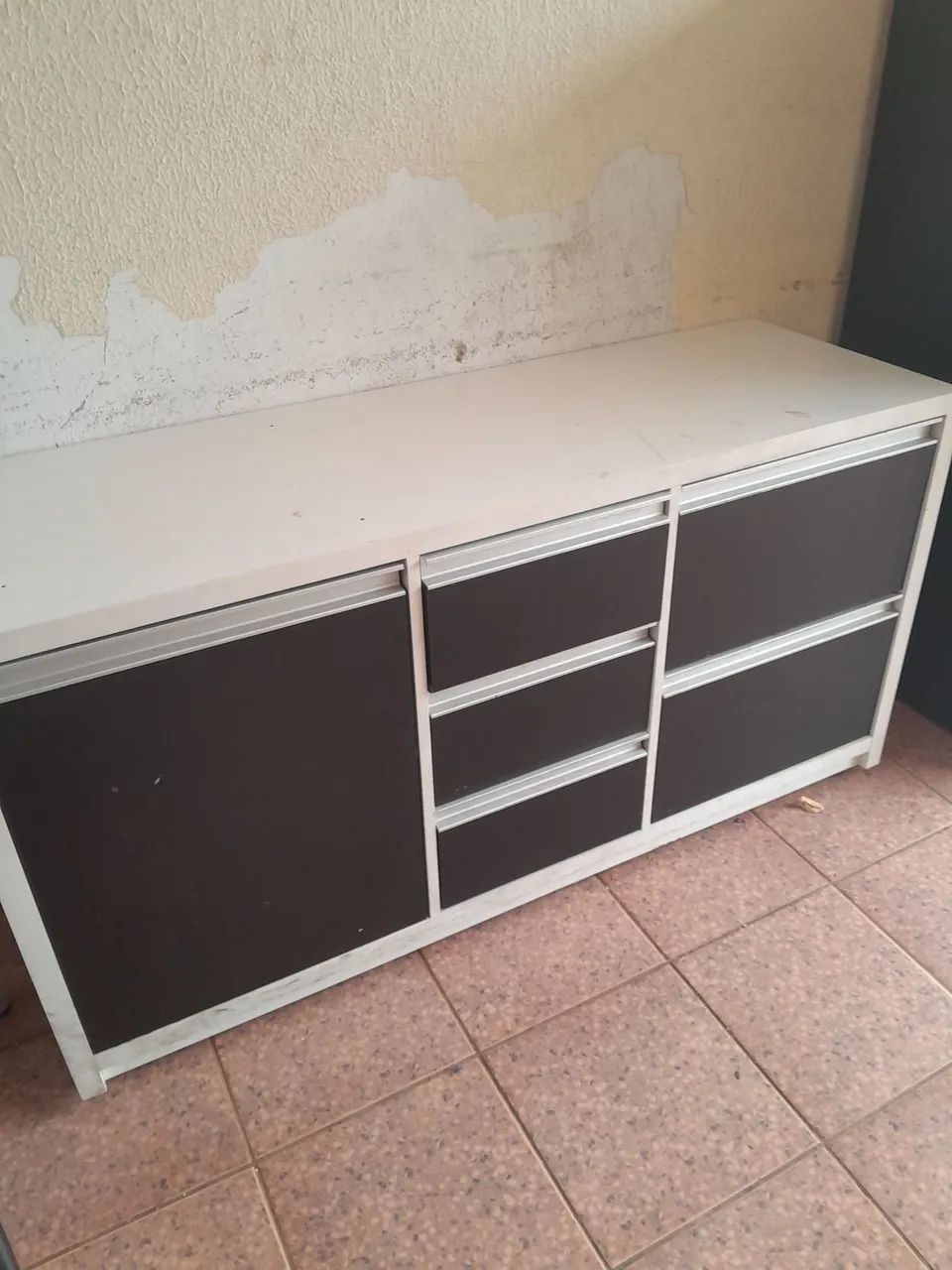 Vendo balcão que dá pra usar como cômoda e um porta documento 
