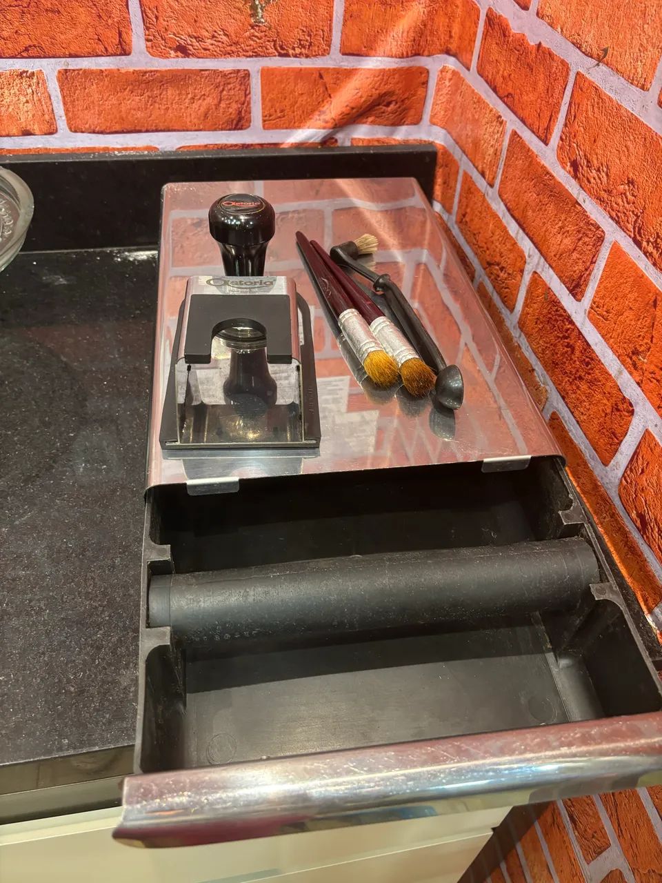 Gaveta de borra de café, da marca astoria, completa com batedor e pincel? - Foto 2