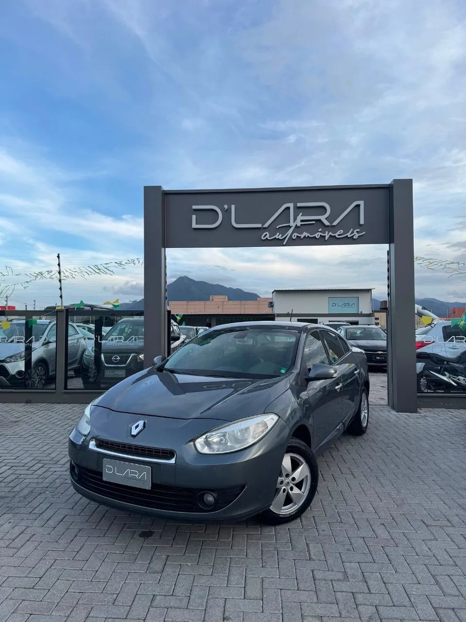 Renault Fluence Sed. Dynamique 2.0 16V Flex Aut. 2014
