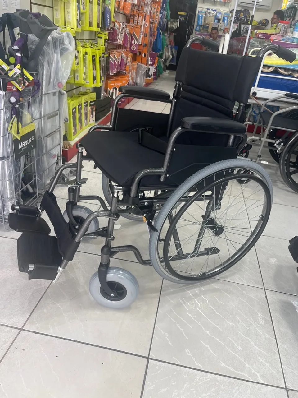 Cadeira de Rodas Confortável- modelo Premium  - Foto 2