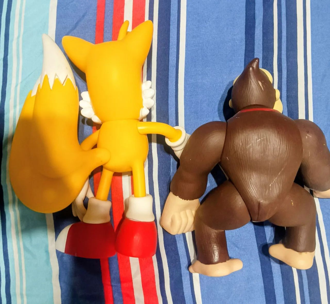 Bonecos Colecionáveis  - Donkey Kong e Tails (Sonic), LEIA O ANÚNCIO  - Foto 2