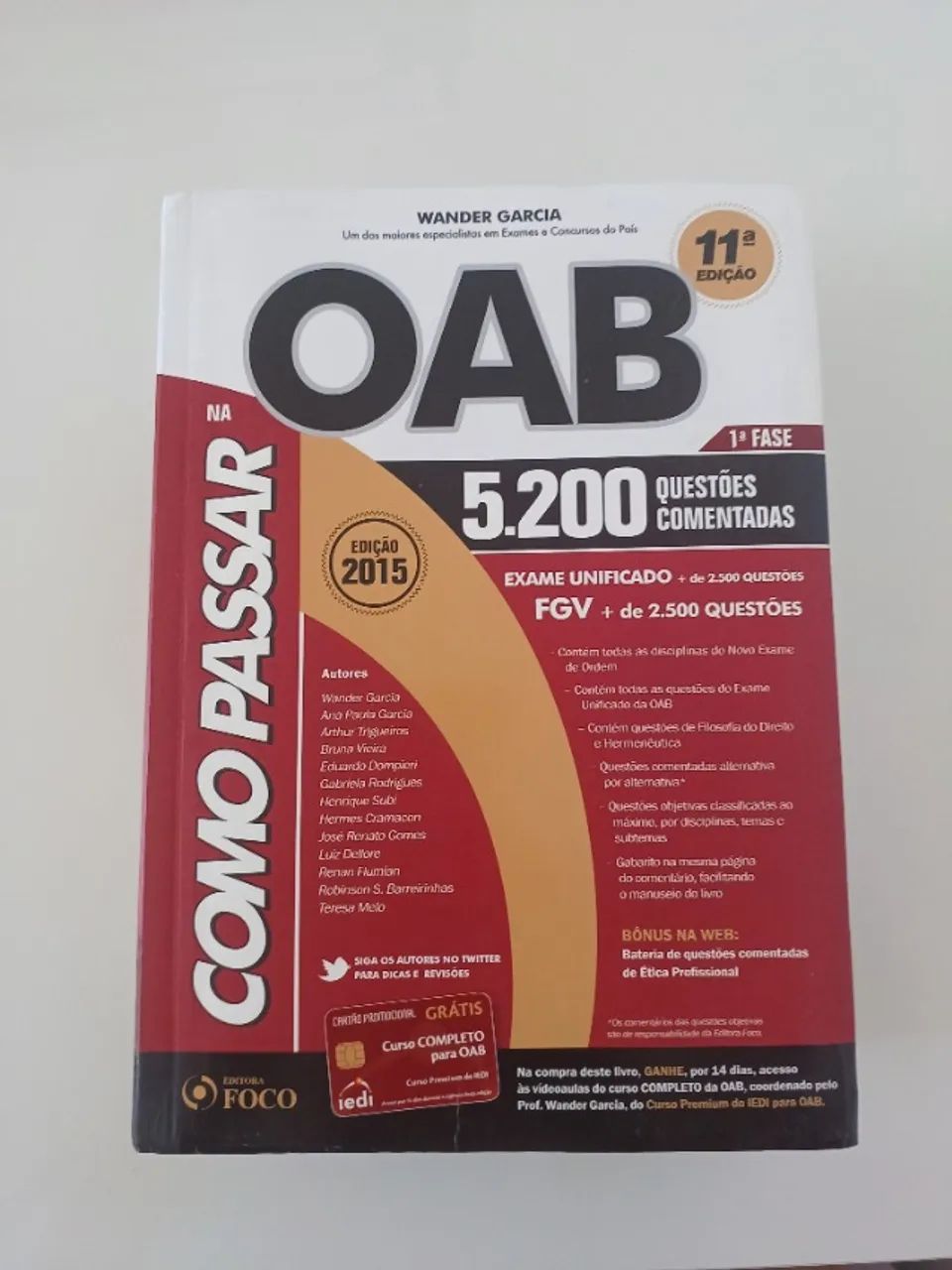 Como passar na OAB  5200 questões comentadas 
