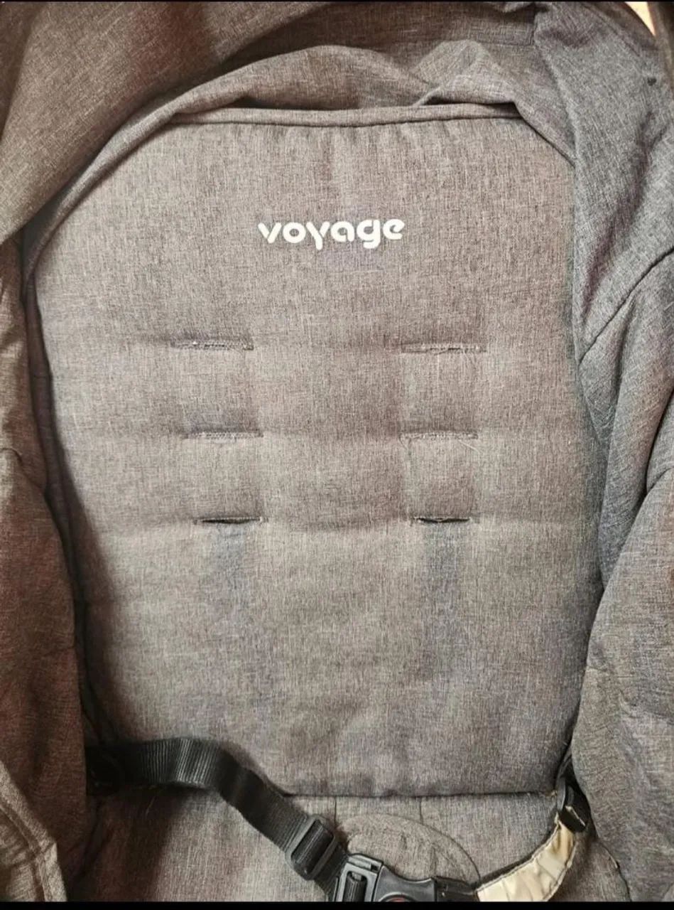Carrinho de bebê voyage