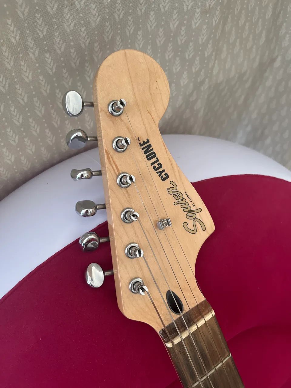 Guitarra Squier Cyclone - Foto 2