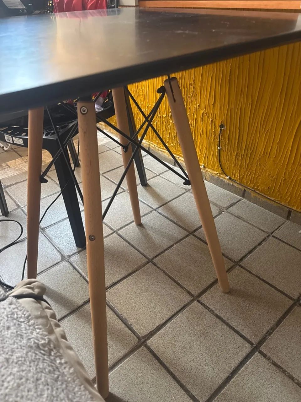 Mesa com 2 cadeiras  - Foto 2
