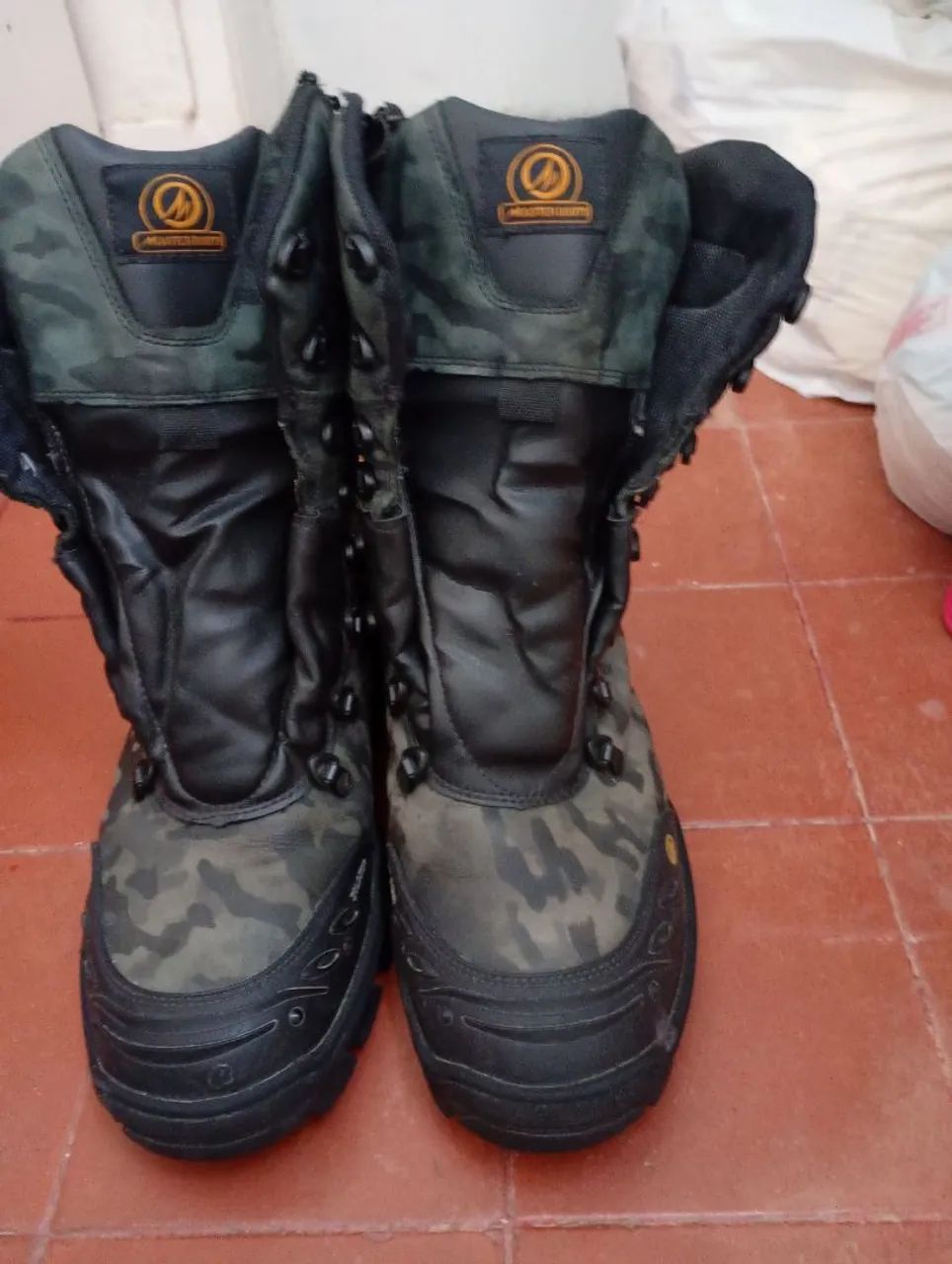 Coturno da Master Boots semi novo ! - Foto 5