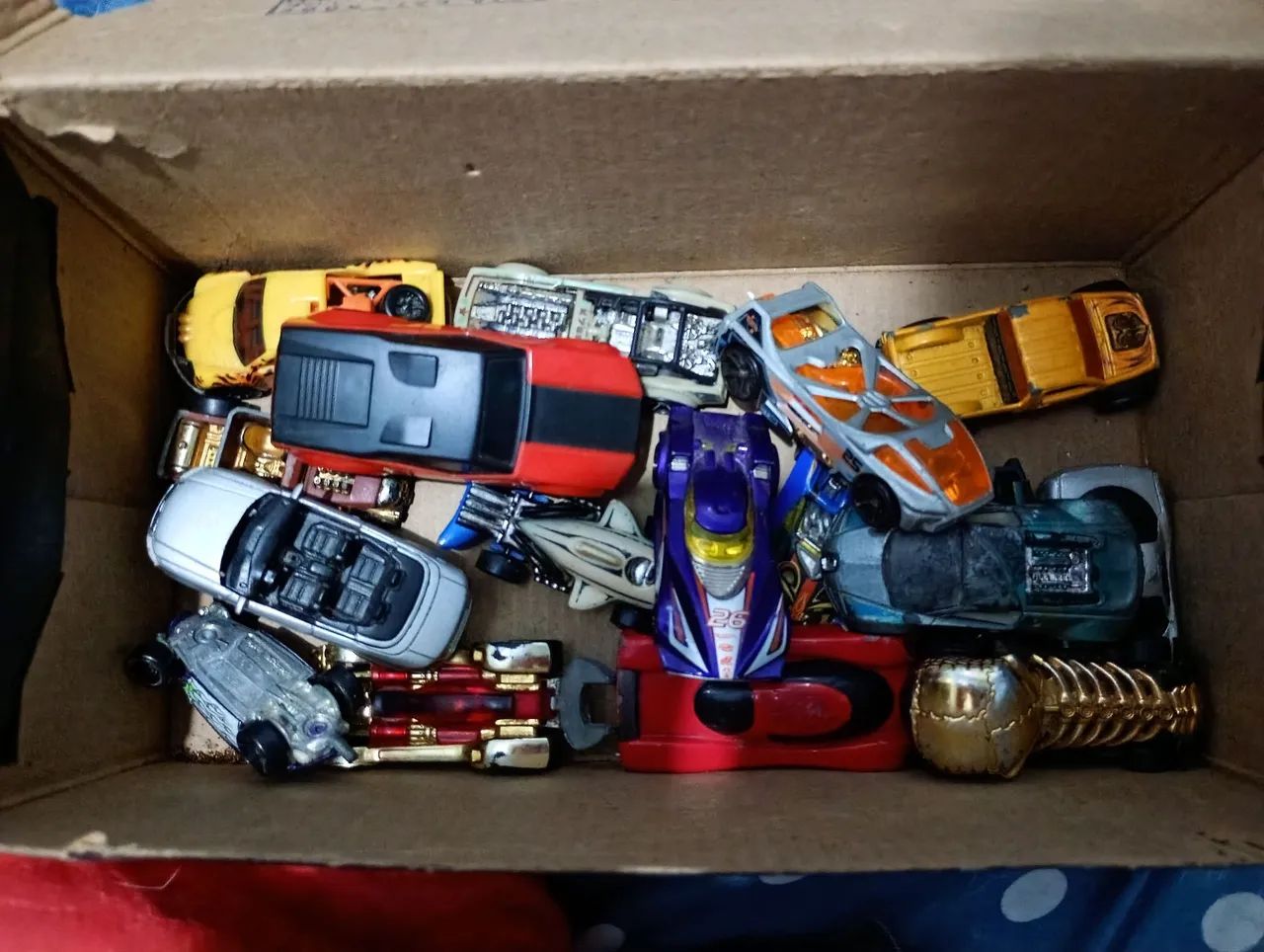 Caixa de carrinhos hotwheels para coleção 