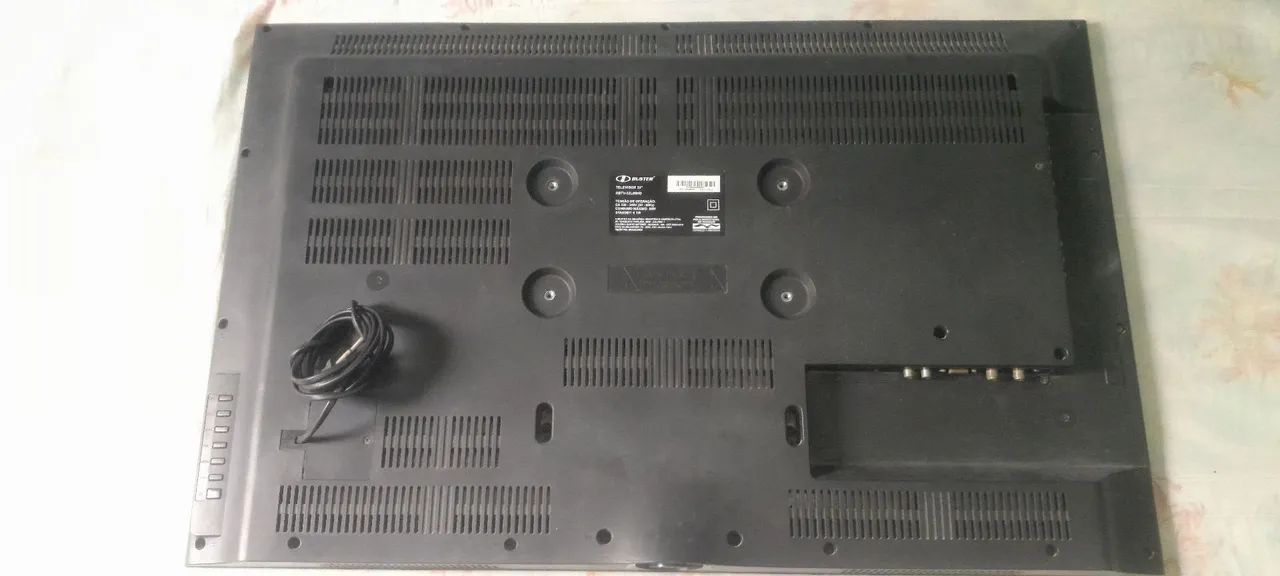 Vendo TV B buster de 32 polegadas no precinho pra vender logo  - Foto 2