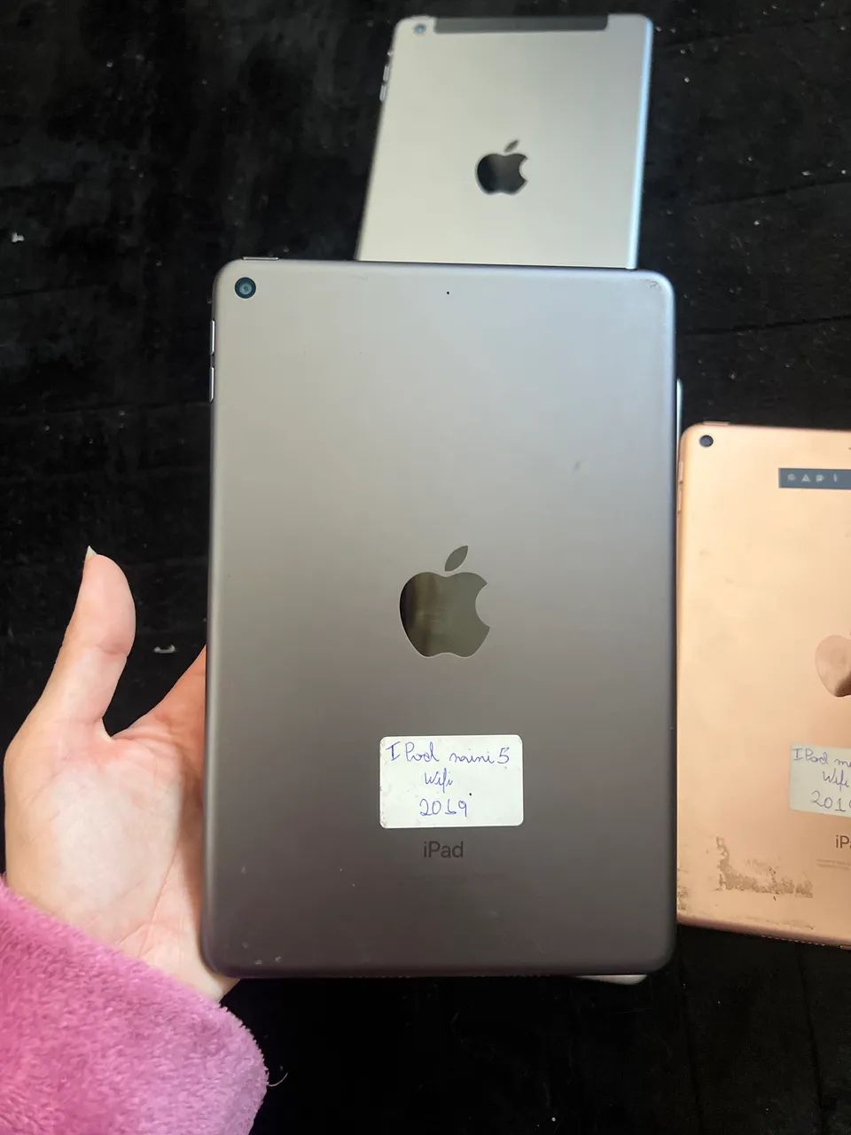 Lote com 4 iPad com bloqueio - vendo para técnico  - Foto 2