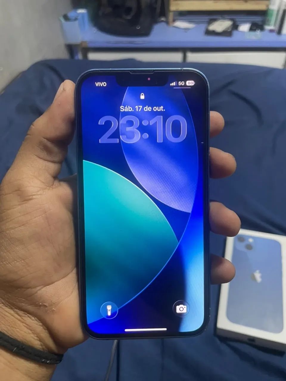 Vendo iPhone 13 azul com caixa 