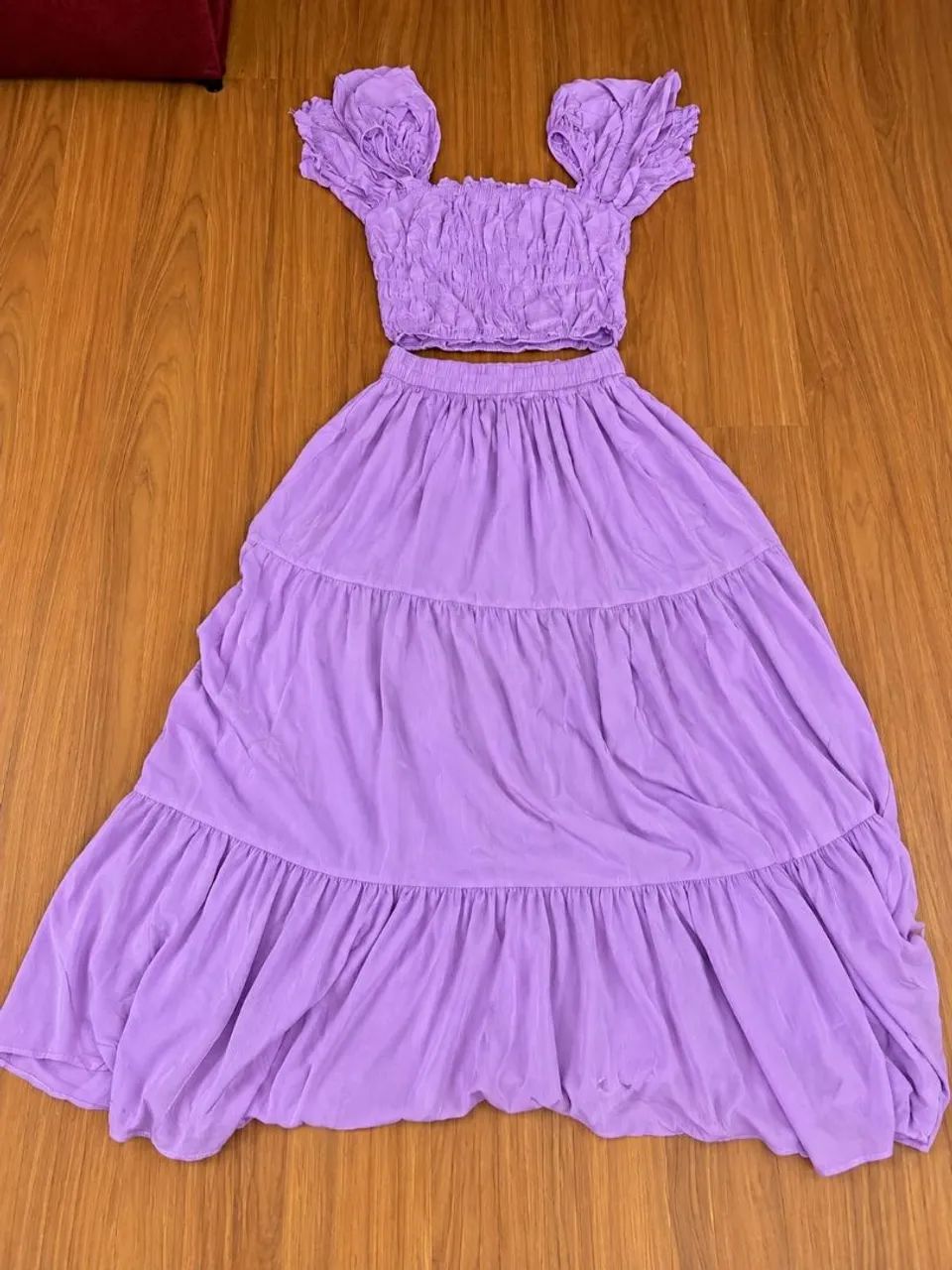 Conjunto saia e top lilás 
