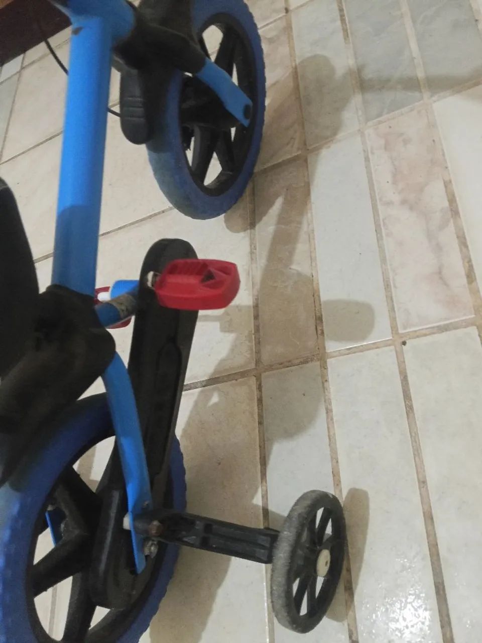 Bicicleta infantil com rodinhas  - Foto 3