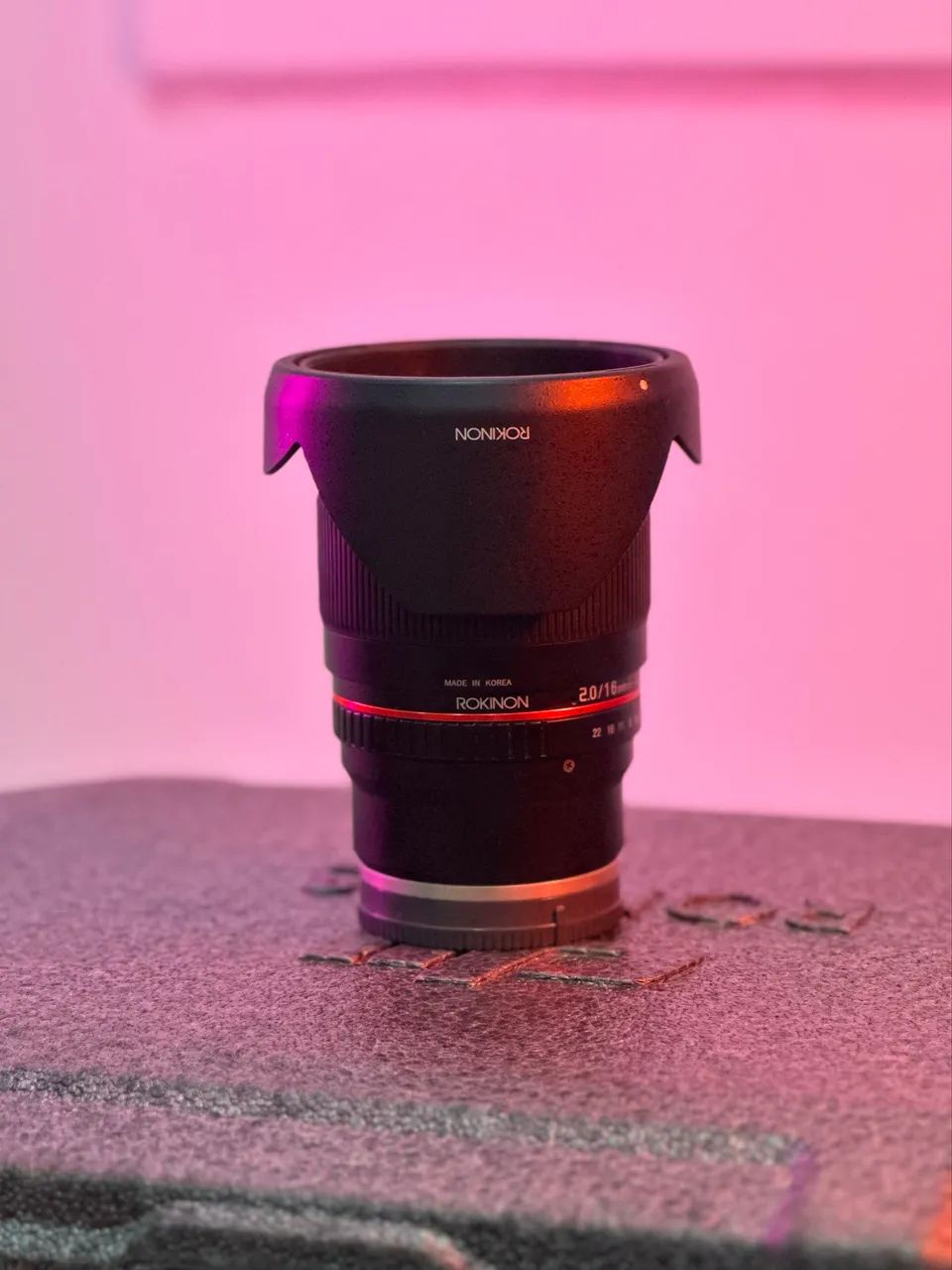 Lente 16mm Rokinon f2.0 - Foto 2