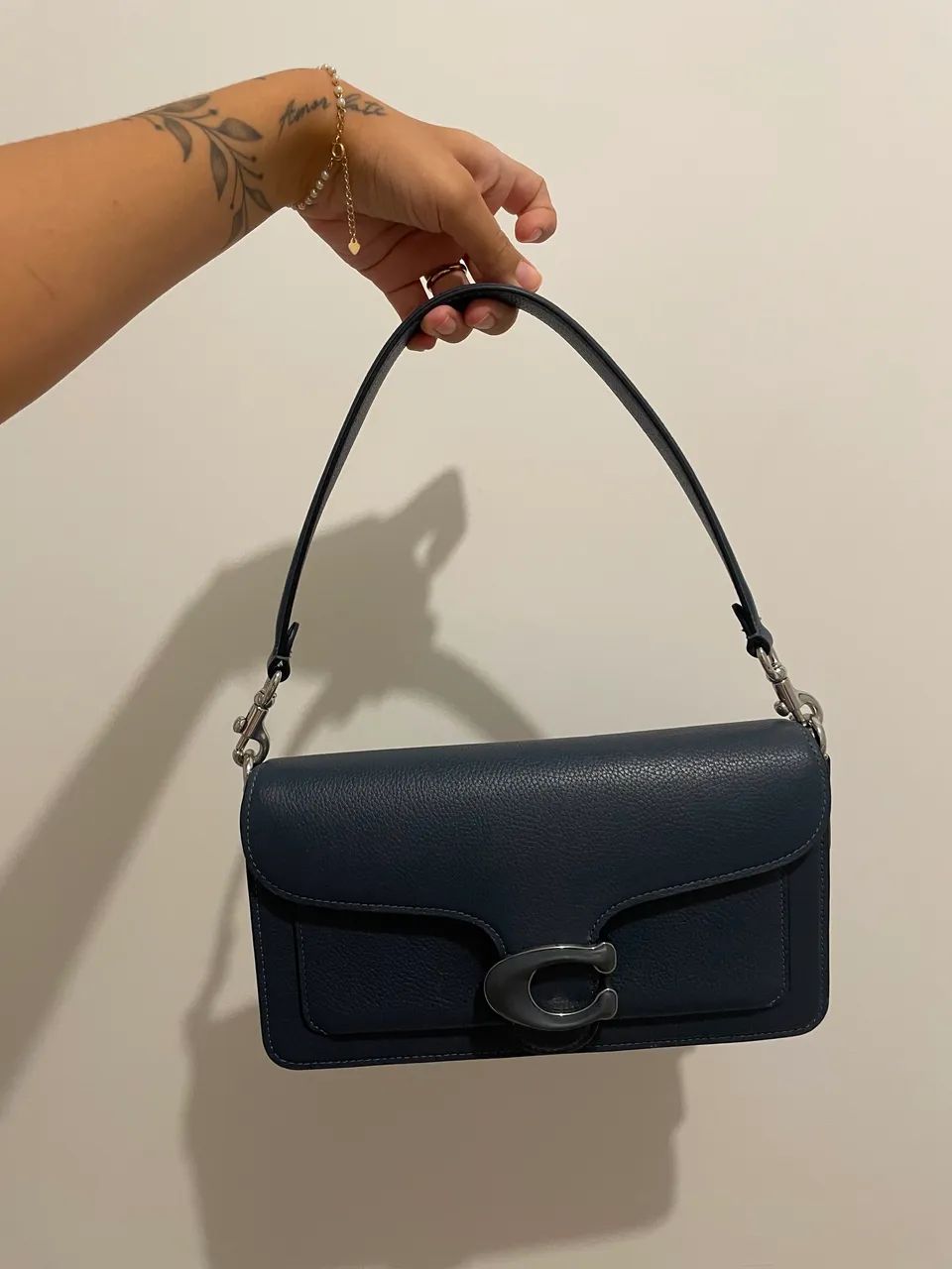 bolsa Coach Tabby 26 em couro azul-marinho - Foto 3