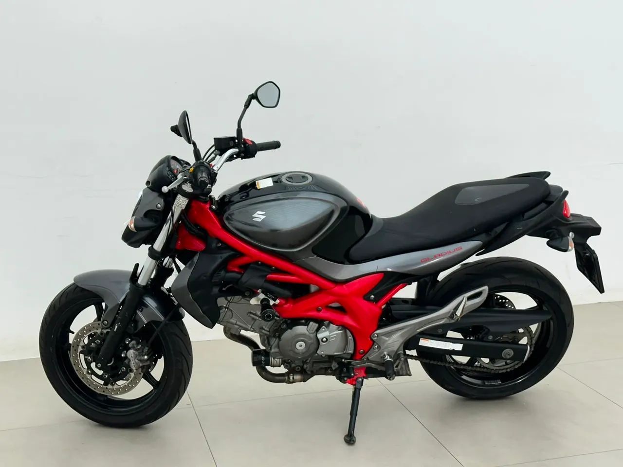 ? Suzuki Glaudius 2016 - Foto 2