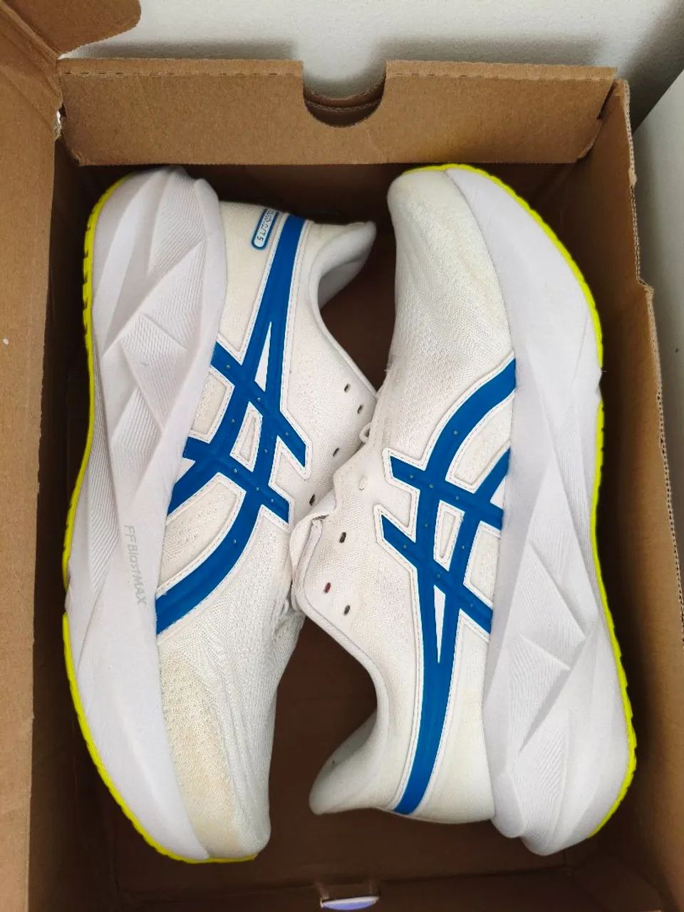 Asics Nova Blast 5