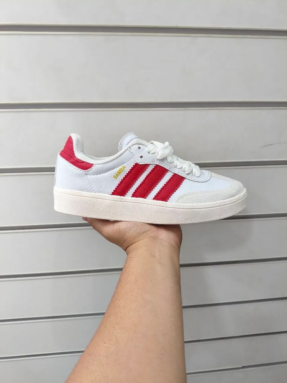 ADlDAS SAMBA BRANCO E VERMELHO 