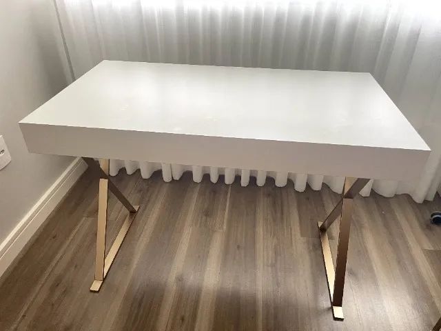 Estante MDF  e Mesa em ótimo estado - Foto 4