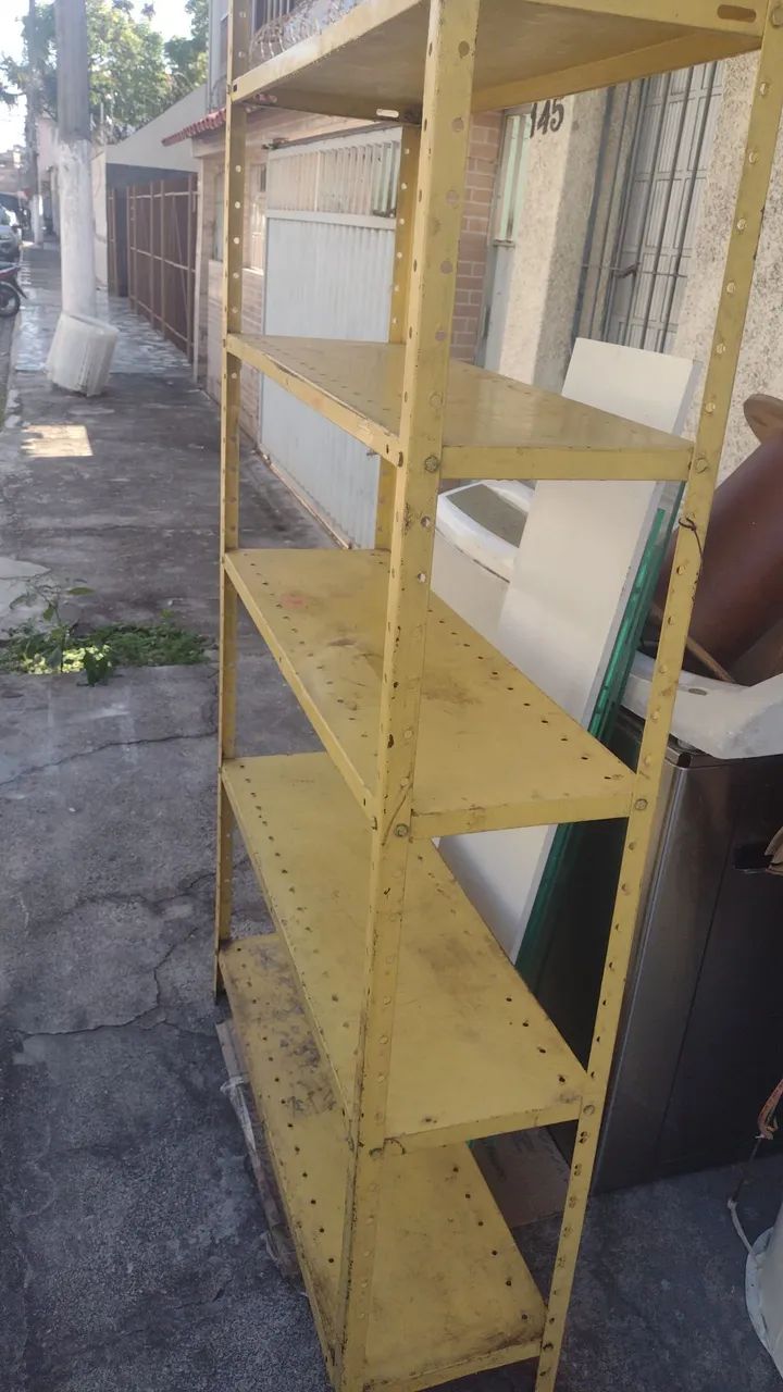 Prateleira de aço pintada